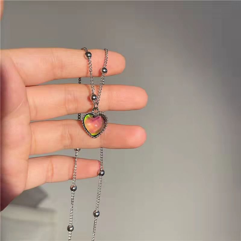 situation — Collar Corazón que Cambia de Color – Gargantilla con Colgante Sensible al Calor