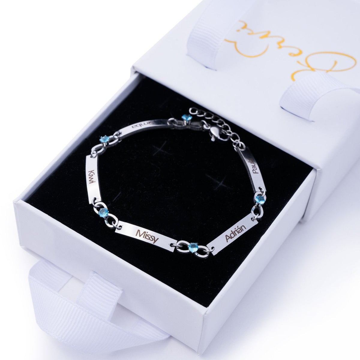 situation — Pulsera Infinito Personalizada con 3 Nombres – Acero Inoxidable Plateado