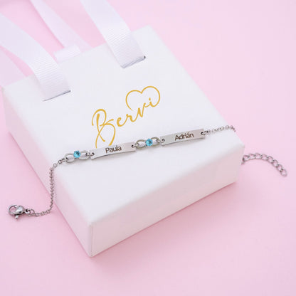 packshot — Pulsera Infinito Personalizada con 3 Nombres – Acero Inoxidable Plateado