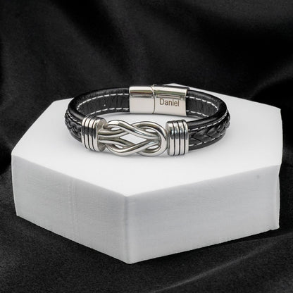 situation — Pulsera « A Mi Hijo » – Nudo Infinito de Cuero Trenzado