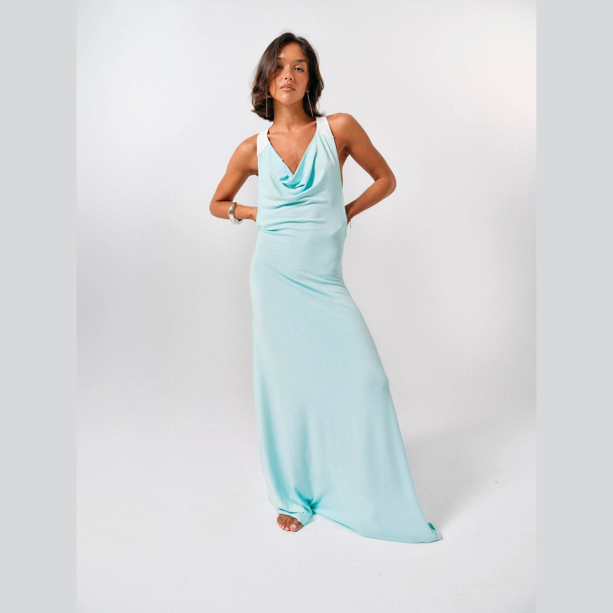packshot — Vestido Largo de Espalda Cruzada – Verde Agua
