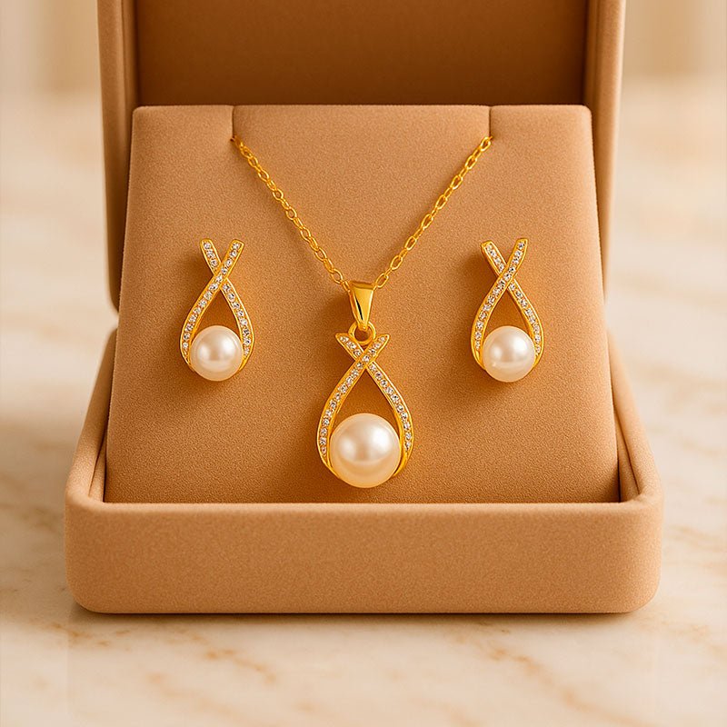 situation — Conjunto Perla Áurea™ – Collar con Colgante en Gota y Pendientes a Juego