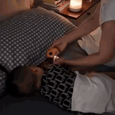 gif — Cortaúñas Eléctrico 2 en 1 con Lima y Luz LED – Corta y Lima sin Pellizcos
