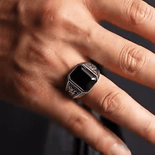 gif — Anillo Sello Dragón – Piedra Negra Facetada