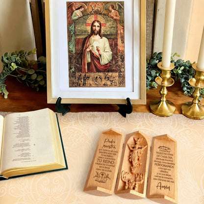 situation — Escultura de Madera «Padre Nuestro» – Tríptico que se Abre