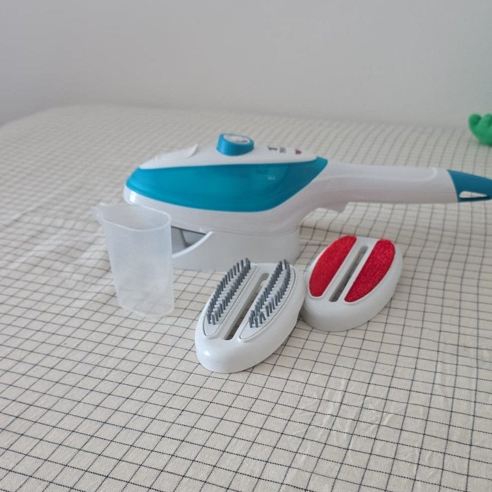 situation — VaporLisa™ – Plancha de Vapor Vertical 4 en 1, Portátil y Sin Tabla