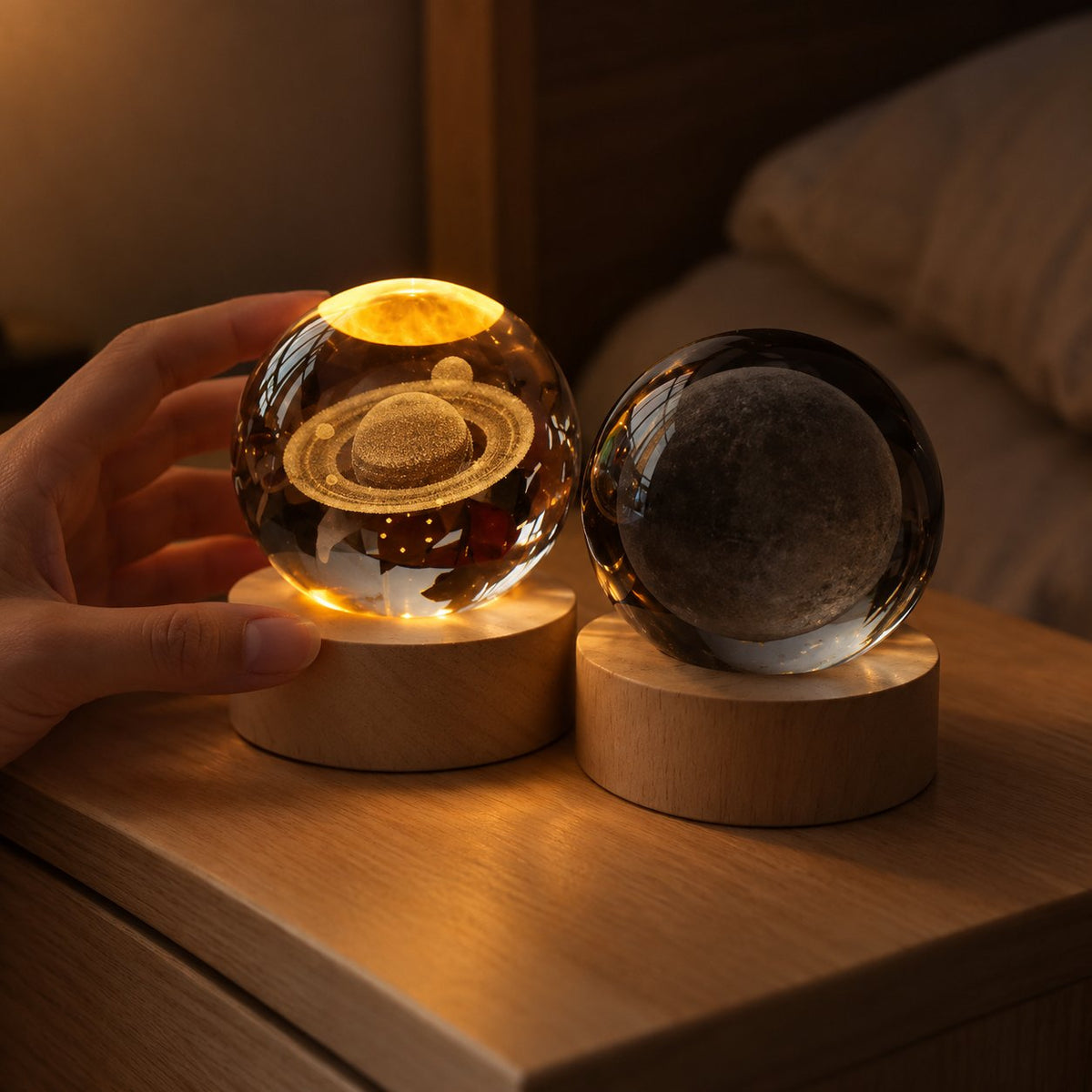 situation — Lámpara Bola de Cristal Planeta – Grabado Láser 3D con Base LED de Madera