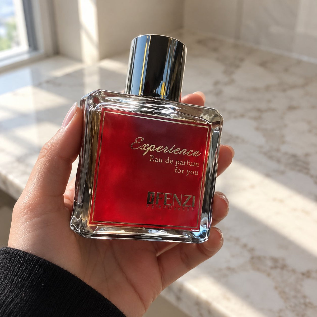 situation — Esencia Ámbar™ – Perfume 100 ml de azafrán, jazmín y ámbar gris + atomizador de viaje de regalo