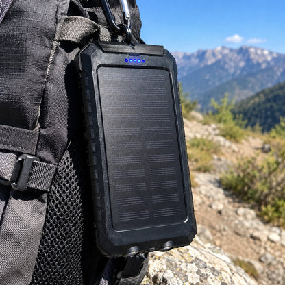 situation — SolarGo™ – Batería Externa Solar con Doble Linterna LED, Antigolpes y Mosquetón