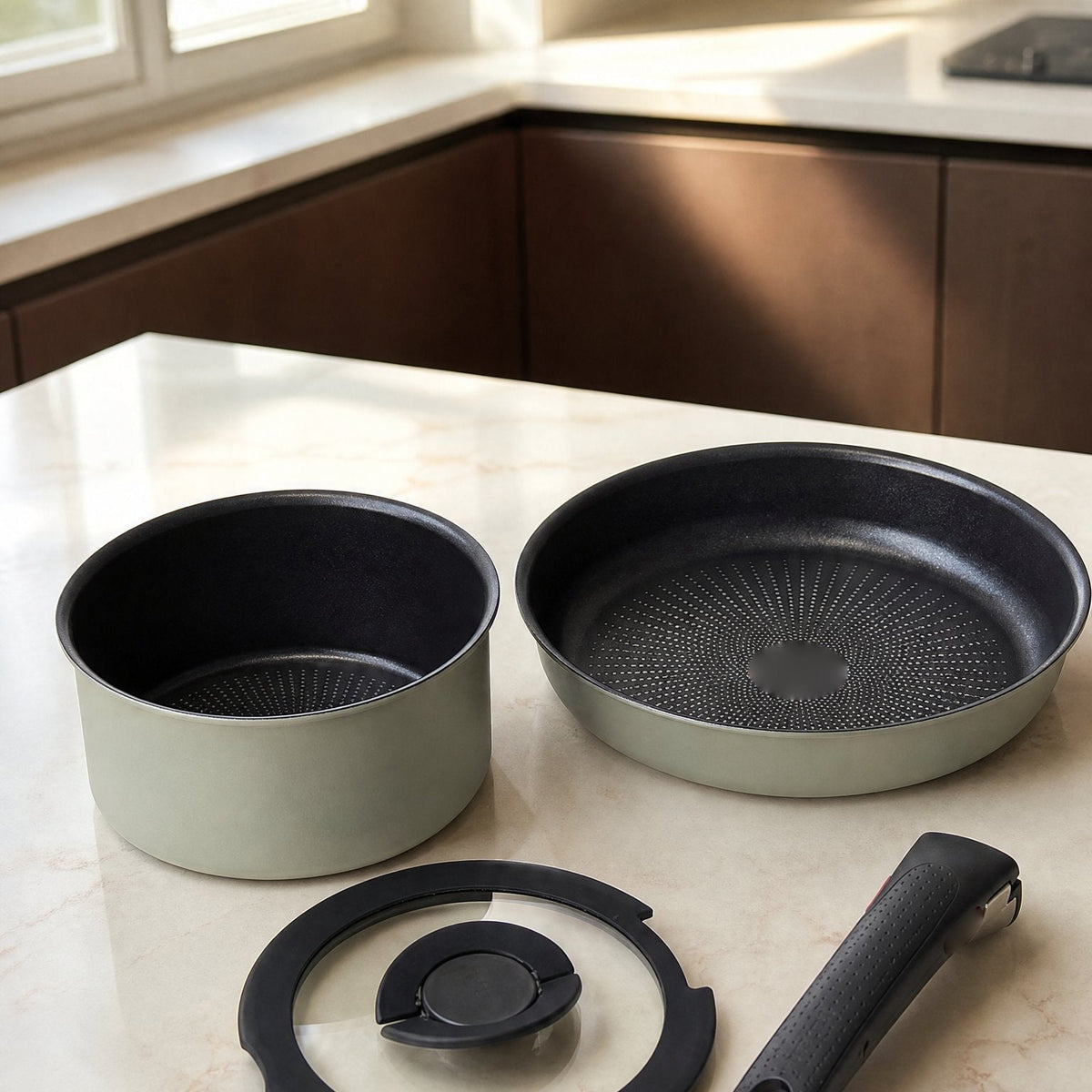 situation — Batería de Cocina Antiadherente Apilable con Mango Extraíble – Set de 10 Piezas